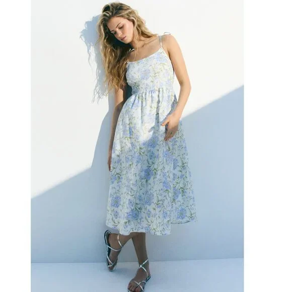 H&M Tie-Shoulder-Strap Blue Floral Smocked Cotton Midi Dress NWT - Picture 3 of 7